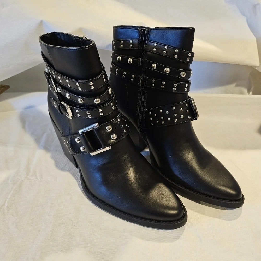 Madden GIRL Kalleb studded moto ankle boots sz 11 M